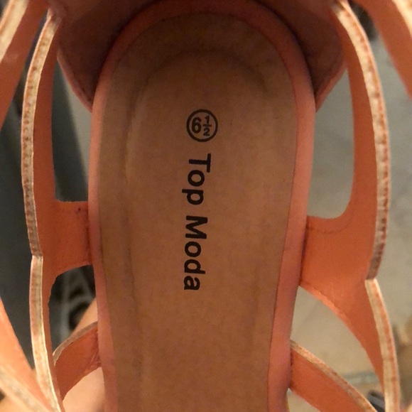 Pinky Peach wedges - Picture 3 of 3
